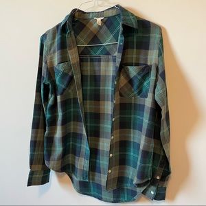 Green Plaid Cozy Flannel Fall Button Down - Small